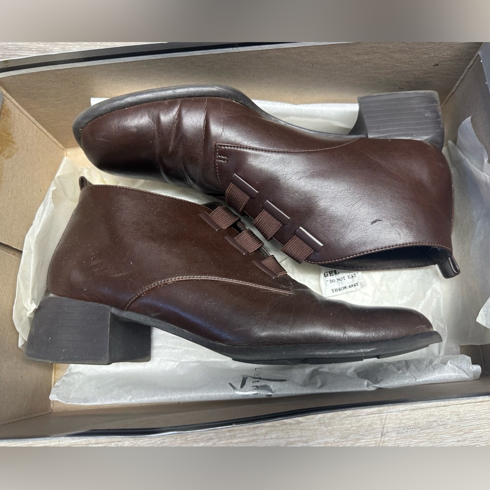 Lifestride ankle boots solid brown slip on block heel leather size 6M